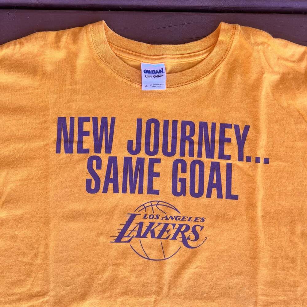 Vintage 2010 Los Angeles Lakers New Journey Same Goal T Shirt XL